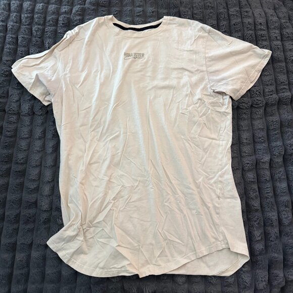 Hollister Hemmed T-Shirt - Picture 1 of 3
